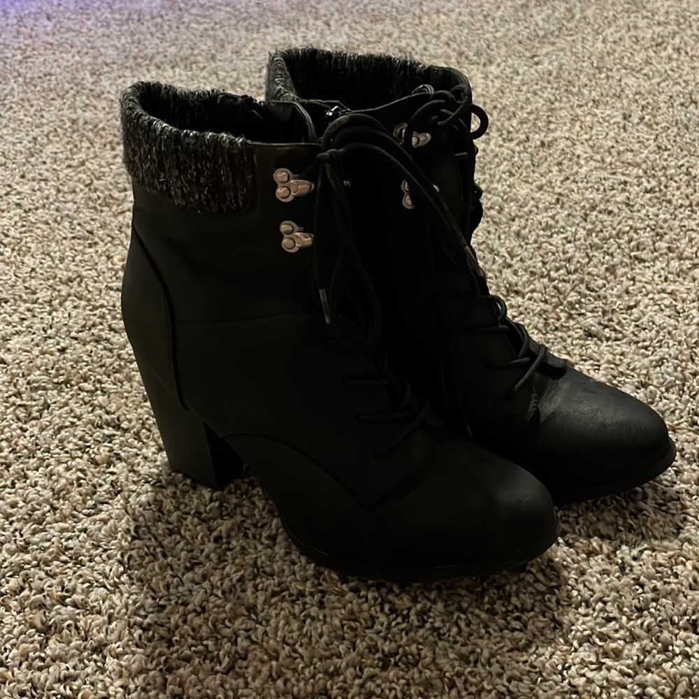 Cute lace up healed booties